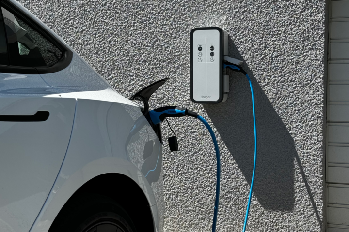 Installation de borne de recharge IRVE Annecy